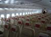 Os assentos da classe econômica do Airbus A380, número de série 007, F-WWJB, futuro avião da Emirates. (11/12/2007)