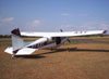 Cessna 180B, PT-KXT, do comandante Costa, usado para o lanamento e pra-quedistas.