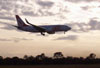 Boeing 737-76N, PR-GID, da Gol, ex-N745AL, da Aloha Airlines, se aproximando para o pouso. (28/07/2006)