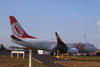 Boeing 737-76N, PR-GID, da Gol, ex-N745AL, da Aloha Airlines, estacionado no ptio. (28/07/2006)