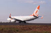 Boeing 737-76N, PR-GID, da Gol, ex-N745AL, da Aloha Airlines, taxiando em direo a pista de pousos e decolagens. (28/07/2006)