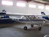 Cessna 152 II, PR-EJE, da EJ Escola de Aviao Civil, no interior do hangar da empresa. (04/11/2006)