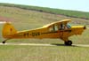 O Luiz Fernando taxiando o Piper PA-18-150, PT-DVK, utilizado nas fotos areas do aeroporto do Broa. (31/08/2008)