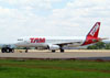 Airbus A320-232, PT-MZW, da TAM. (04/11/2011)