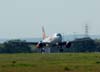 Airbus A 319-132, PT-MZD, da TAM, pouco antes de tocar a pista. (01/07/2007)