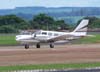 Piper/Embraer EMB-810D Seneca III, PT-VDG, taxiando pelo ptio da aviao geral. (29/12/2006)