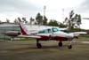 Cessna 310Q, PT-KLS, da Extreme Txi Areo, estacionado no ptio em frente ao hangar da TAM. (08/12/2007)