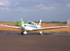 Piper Tupi, (PT-NXW), da Mariano Escola de Aviao, estacionado no ptio da aviao geral.