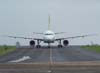 Airbus A319-132, PR-MAL, da TAM, taxiando em direo ao ptio em frente a torre de controle. (12/10/2006)