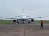 Airbus A319-132, PR-MAL, da TAM, taxiando na entrada do ptio em frente a torre de controle. (12/10/2006)