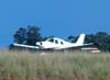 Piper/Embraer EMB-712 Tupi, PT-NXW, da Mariano Escola de Aviao, durante o pouso. (28/01/2007)