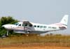 Cessna 208B Grand Caravan, PT-MES, da TAM (Txi Areo Marlia), ex-Aeroexpress, pousando em So Carlos. (19/09/2008)