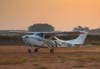 Cessna 182N Skylane, PT-DQG, fabricado em 1970, decolando para efetuar lanamento de pra-quedistas. (14/08/2007) Foto: Bruno Schmidt.