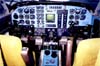 Cabine do Beechcraft 99 Airliner, PT-FSC. (03/2000) Foto: Jnior JUMBO - Grupo Ases do Cu.