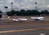 Avies estacionados no aeroporto de Goinia. (22/12/2010) Foto: Srgio Cardoso.