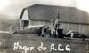 Antigo aeroporto de Guaxup, vendo-se o avio Companhia Aeronutica Paulista CAP-4 Paulistinha, PP-RFG, sendo abastecido. Ao fundo, o hangar. (1946) - Foto: Srgio Cardoso