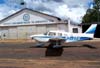 Piper/Neiva EMB-712 Tupi, PT-VFH, do Aeroclube de Batatais, estacionado no ptio em frente ao hangar de manuteno da instituio.