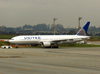 Boeing 777-222ER, N220UA, da United Airlines. (04/07/2013)