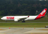 Airbus A330-223, PT-MVB, da TAM. (04/07/2013)