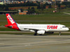 Airbus A320-232, PR-MAR, da TAM. (04/07/2013)