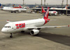 Airbus A320-232, PR-MAV, da TAM. (04/07/2013)