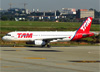 Airbus A320-232, PR-MBB, da TAM. (04/07/2013)