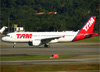 Airbus A320-214, PR-MYF, da TAM. (04/07/2013)