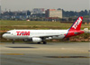 Airbus A320-232, PR-MAD, da TAM. (28/08/2013)