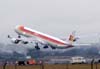 Airbus A-340-642, EC-JCZ, da Iberia, durante a decolagem. Repare nas obras em uma das pistas do aeroporto. (30/08/2007)