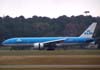 Boeing 777-206ER, PH-BQN, da KLM, durante o pouso. (30/08/2007)