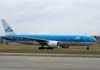 Boeing 777-206ER, PH-BQN, da KLM, taxiando logo aps o pouso. (30/08/2007)