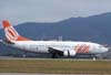 Boeing 737-322, PR-GLE, da GOL, ex-United Airlines, onde voou de 1988 at 2004 com o prefixo N345UA, no momento do pouso. (30/08/2007)