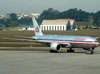 Boeing 777-223ER, N756AM, da American. (01/07/2011)
