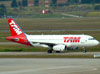 Airbus A319-132, PT-MZE, da TAM (Voando para a Pantanal). (01/07/2011)