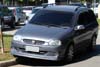 Falta de infra-estrutura. Em pleno domingo, motoristas estacionam os carros em cima do gramado devido a falta de vagas para veculos. (06/07/2008)