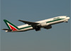 Boeing 777-243ER, EI-DBK, da Alitalia. (07/08/2014)