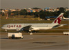 Boeing 777-2DZLR, A7-BBG, da Qatar Airways. (07/08/2014)