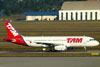 Airbus A320-231, PT-MZR, da TAM. (09/07/2011)