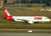 Airbus A320-214, PR-MHU, da TAM. (09/07/2011)