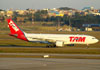 Airbus A330-223, PT-MVN, da TAM. (09/07/2011)