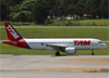 Airbus A320-214, PR-MHE, da TAM. (10/12/2014)