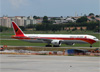 Boeing 777-3M2ER, D2-TEI, da TAAG Angola Airlines. (10/12/2014)