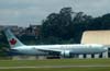 Boeing 767-333ER, C-FMWU, da Air Canada, durante o pouso. (11/12/2007)