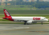 Airbus A320-232, PR-MAS, da TAM. (12/12/2012)