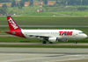 Airbus A320-214, PR-MYE, da TAM. (12/12/2012)