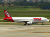 Airbus A320-232, PR-MBE, da TAM. (12/12/2012)