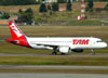 Airbus A320-214, PR-MHB, da TAM. (16/06/2011)