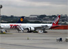 Boeing 777-32WER, PT-MUA, da TAM. (19/12/2013)