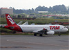 Airbus A320-232, PR-MBZ, da TAM. (19/12/2013)