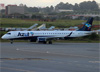 Embraer 195AR, PR-AXS, da Azul. (19/12/2013)